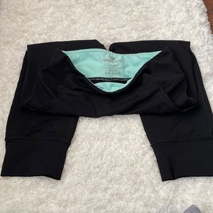 L capris 90* Degree by Reflex. Very comfortable spandex workout or leisure pants